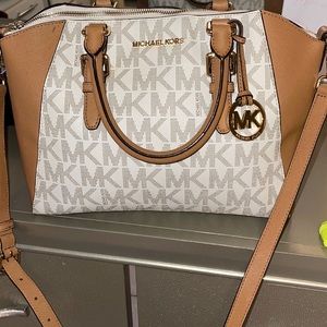 Micheal Kors bag